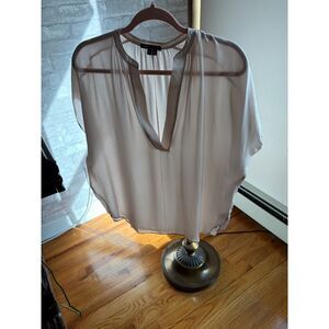 Vince Short Sleeve Silk Popover Blouse Ivory Cream Size Small Top V-Neck